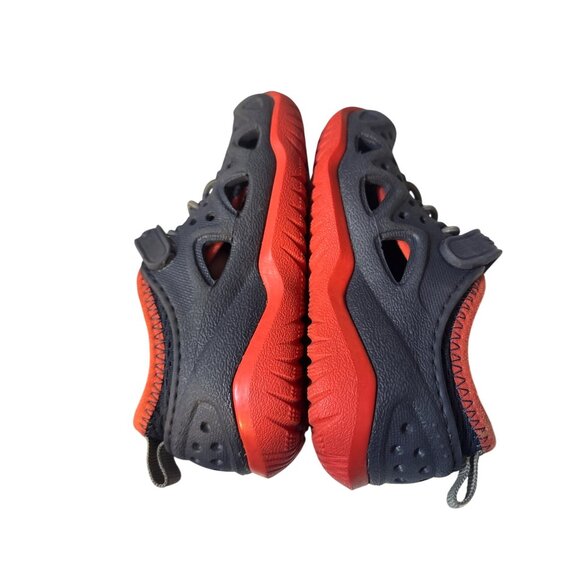 Kids Crocs Navy/Red Closed-Toe Water Shoes With Velcro Strap & Pull Tab - Size 7 - Picture 7 of 7